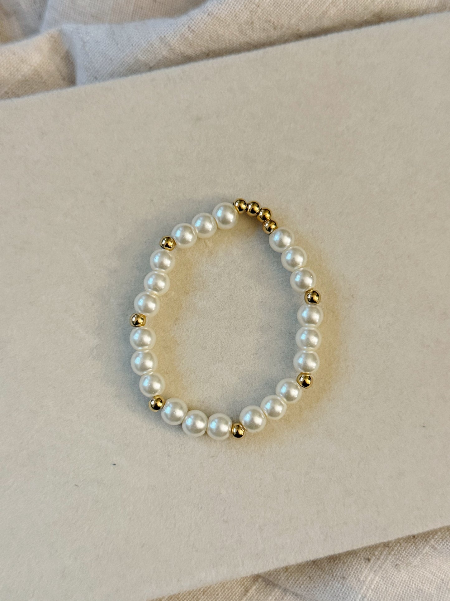 Pearl & Gold Bracelet