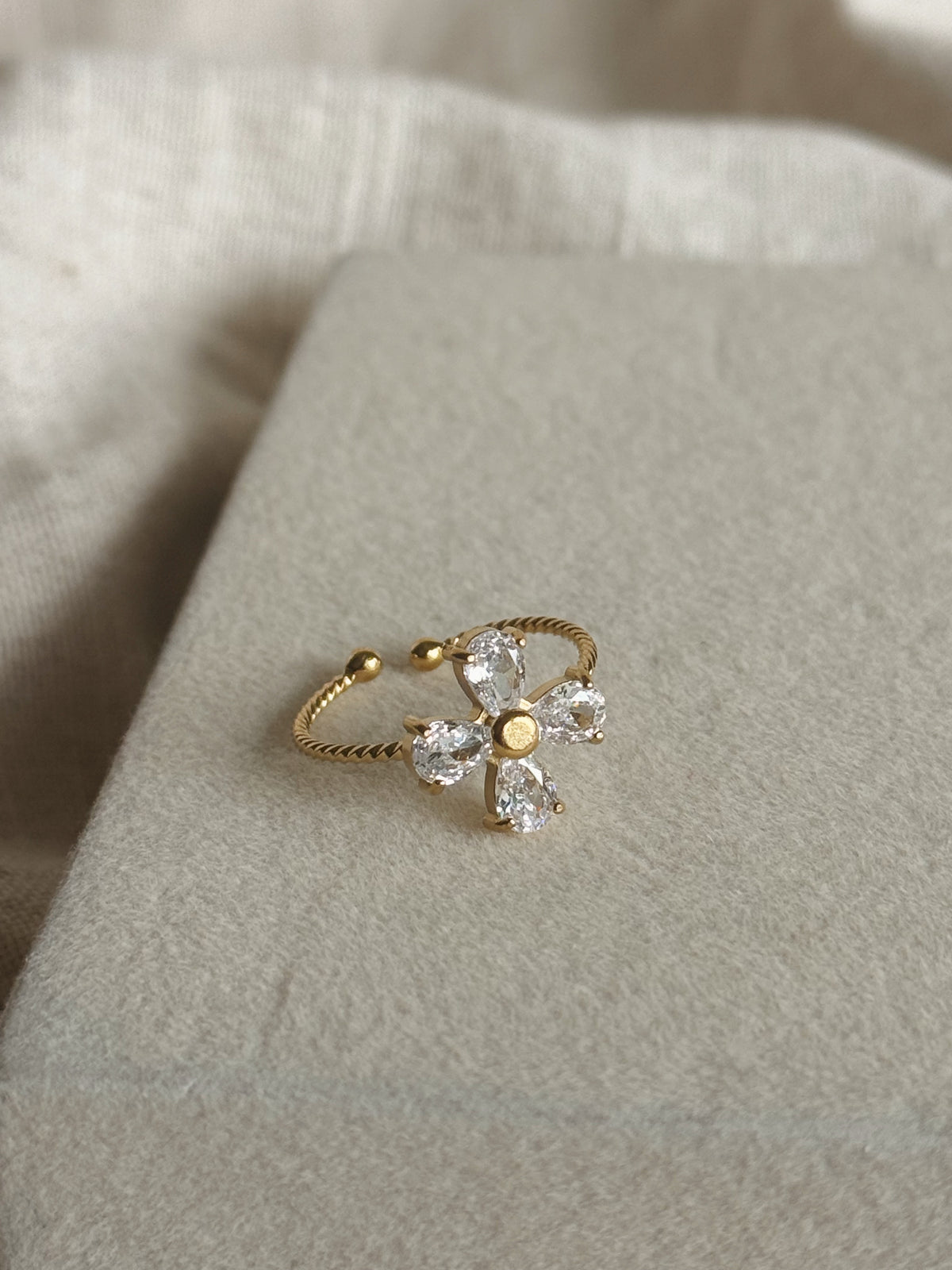 Fleur Ring