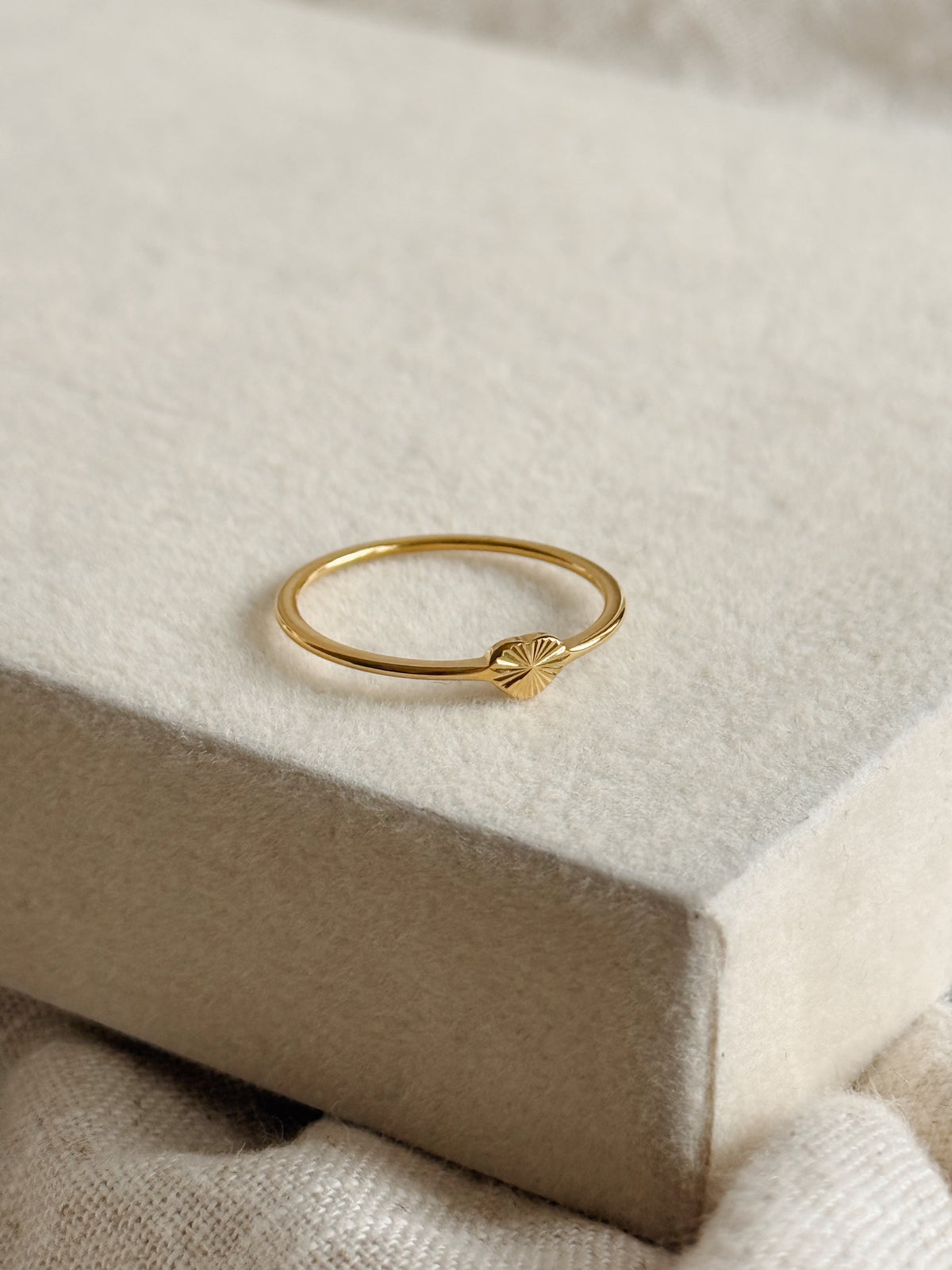 Dainty Heart Ring