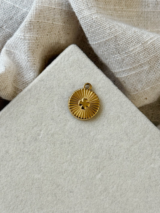 Clover Round Pendant