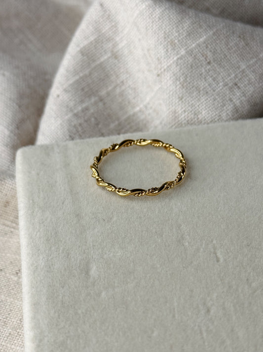 Twist Ring