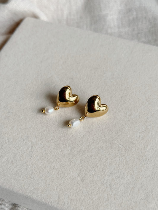 Pearly Love Earrings