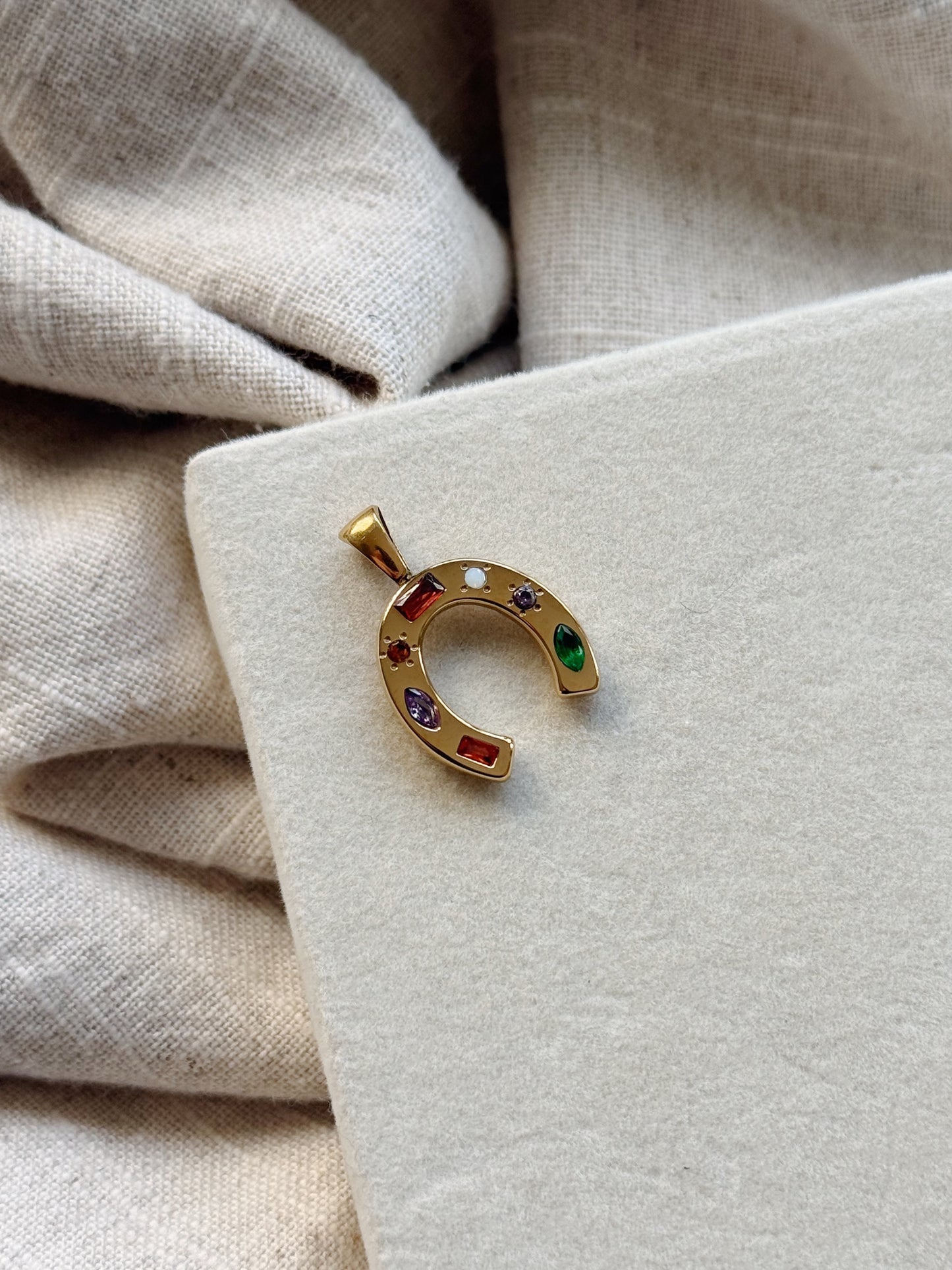Gold Bold Horseshoe